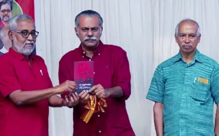'നേതൃത്വത്തെ അണികൾ തിരുത്തണം', വി. കുഞ്ഞികൃഷ്ണന്റെ പുസ്തകം പ്രകാശനം ചെയ്തു