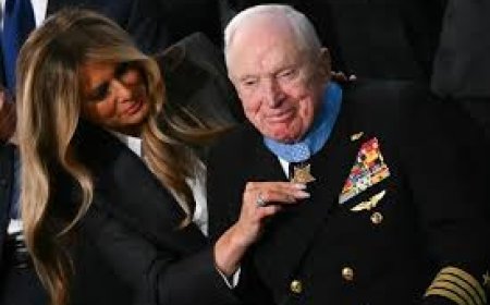 Trump hails economy and threatens Iran in longest-ever State of the Union