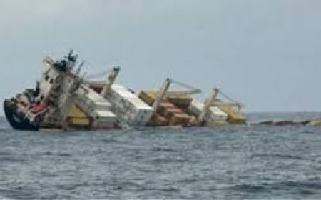 എംഎസ് സി കപ്പൽ മുങ്ങിയ സംഭവം‌:  കേന്ദ്ര സർക്കാരിനോട് ചോദ്യങ്ങളുമായി  ഹൈക്കോടതി