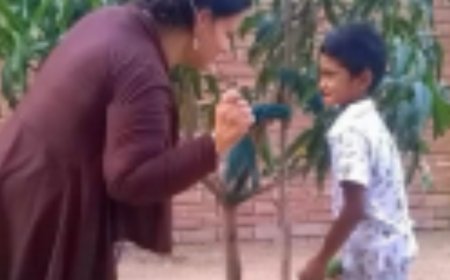 കുട്ടികളെ പുസ്തകപ്പുഴുക്കളാക്കി ശ്വാസംമുട്ടിക്കുന്ന രീതികൾ മാറണം