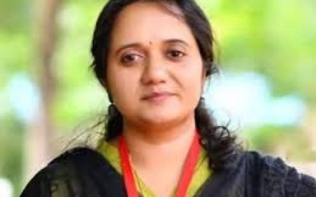 വ്യാജരേഖ ചമച്ചെന്ന് പരാതി; ശ്രീനാദേവി കുഞ്ഞമ്മയ്‌ക്കെതിരെ വക്കീൽ നോട്ടീസ്