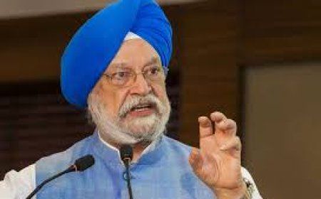 ലോക്ക്ഡൗൺ അഭ്യൂഹങ്ങൾ തള്ളി കേന്ദ്രം; ഇന്ധന വിതരണത്തിൽ ആശങ്ക വേണ്ട