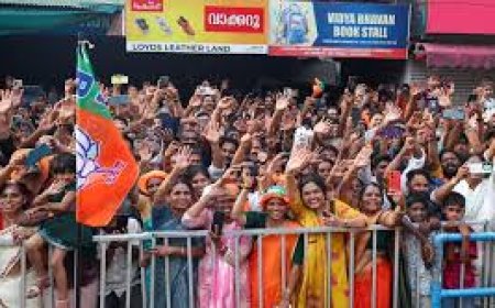 Thrissur welcomes PM Modi with massive roadshow, locals express joy