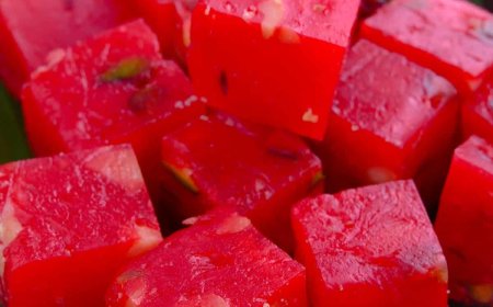 കന്നിവോട്ടർമാർക്ക് പോളിംഗ് ബൂത്തിൽ ഹൽവാ മധുരം!