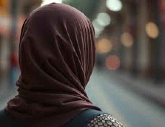 പള്ളികളിൽ സ്ത്രീകൾക്ക് പ്രവേശനം നിർബന്ധമാക്കരുത്, തീരുമാനം എടുക്കേണ്ടത് പള്ളി കമ്മിറ്റികൾ; സുപ്രീം കോടതിയോട് മുസ്ലീം വ്യക്തിനിയമ ബോർഡ്