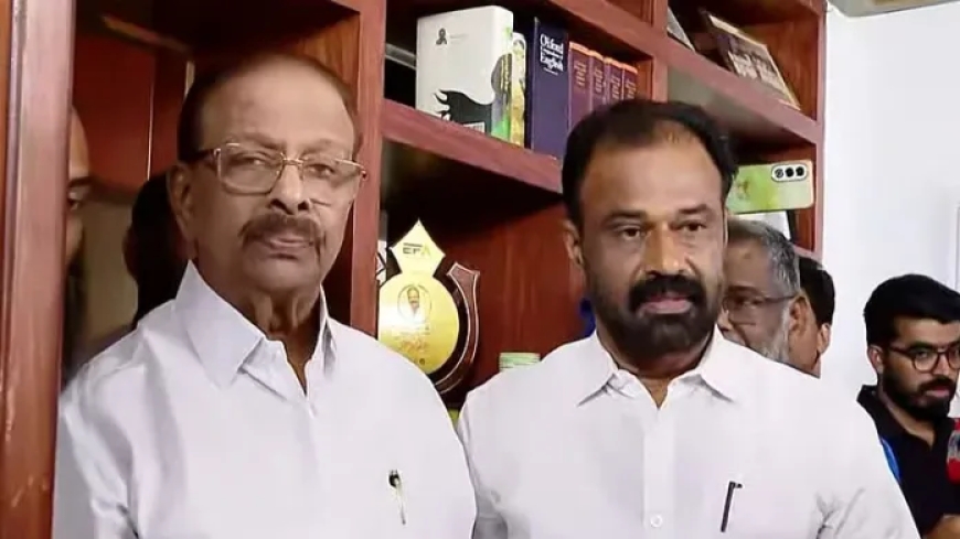 കണ്ണൂരിലെ കോണ്‍ഗ്രസ് സ്ഥാനാര്‍ത്ഥി ടി.ഒ. മോഹനനെ ഷാൾ അണിയിച്ച് സ്വീകരിച്ച് കെ. സുധാകരൻ