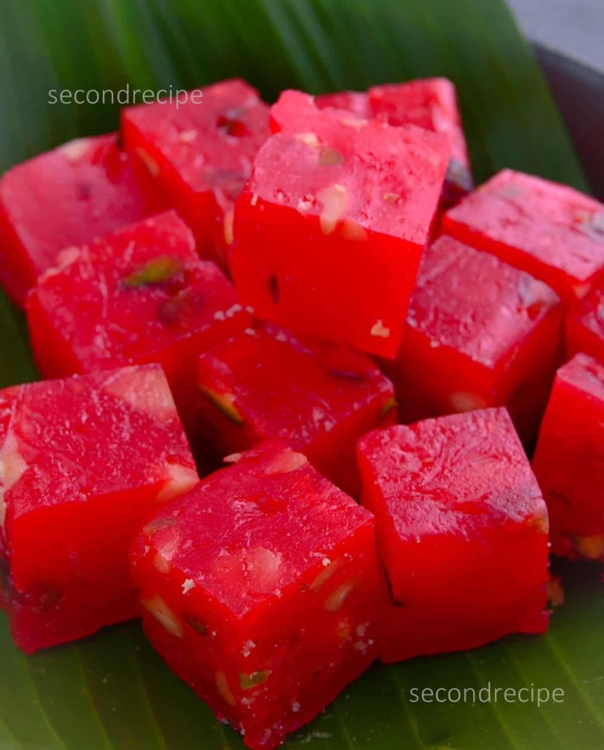 കന്നിവോട്ടർമാർക്ക് പോളിംഗ് ബൂത്തിൽ ഹൽവാ മധുരം!