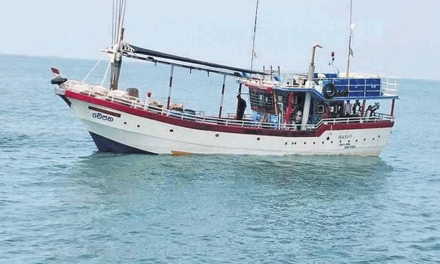 മത്സ്യബന്ധന ബോട്ടിൽ കപ്പലിടിച്ചുണ്ടായ അപകടം; കാണാതായ രണ്ട് മത്സ്യത്തൊഴിലാളികളുടെ മൃതദേഹം കണ്ടെത്തി