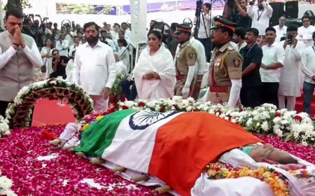 Music legend Asha Bhosle cremated in Mumbai with full state honours