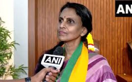 പൂരവും വെടിക്കെട്ടും: ഡിജിറ്റൽ യുഗത്തിലെങ്കിലും ഇത്തരം ആചാരങ്ങൾ ഒഴിവാക്കിക്കൂടേ? തൃശൂർ സ്ഫോടനത്തിൽ  ആർ. ശ്രീലേഖ