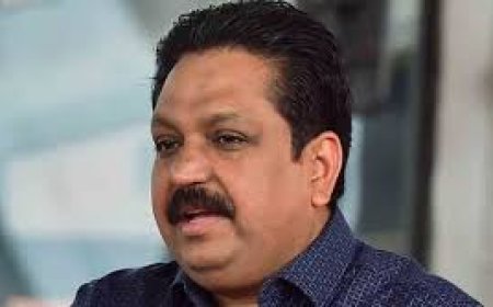 വിരമിച്ചിട്ടും കാറിൽ നക്ഷത്ര ചിഹ്നമുള്ള ബോർഡ്: ടോമിൻ തച്ചങ്കരിക്ക് 250 രൂപ പിഴ