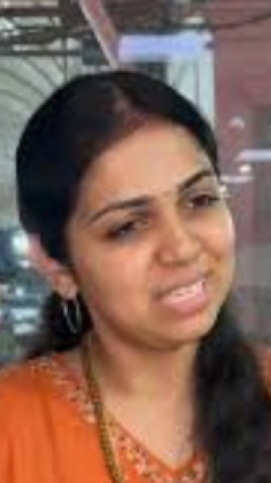 പേരിൽ 'നായർ' ആകാം; അഞ്ജലി നായരുടെ ആവശ്യം പരിഗണിക്കണമെന്ന് തിരഞ്ഞെടുപ്പ് കമ്മീഷനോട് ഹൈക്കോടതി