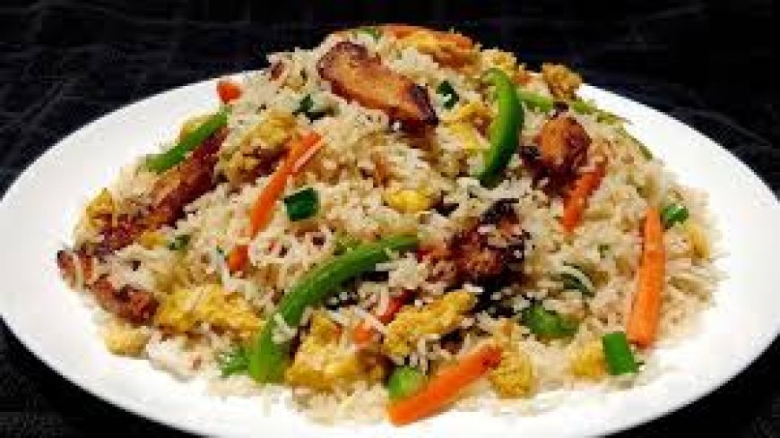 ചിക്കൻ ഫ്രൈഡ് റൈസിൽ ചിക്കനില്ല; യുവാവ് ഹോട്ടലിലെ കമ്പ്യൂട്ടർ അടിച്ചു തകർത്തു