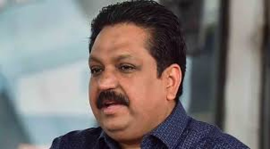 വിരമിച്ചിട്ടും കാറിൽ നക്ഷത്ര ചിഹ്നമുള്ള ബോർഡ്: ടോമിൻ തച്ചങ്കരിക്ക് 250 രൂപ പിഴ