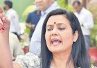 ഇൻഡിഗോ വിമാനത്തിൽ വെച്ച് ഉപദ്രവിച്ചു; പീഡന പരാതി നൽകി മഹുവ മൊയ്ത്ര