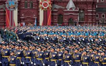 Russia urges foreigners to leave Kyiv over Victory Day threat