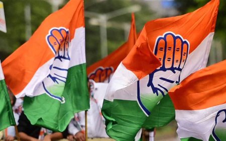 മുഖ്യമന്ത്രിയെ ഹൈക്കമാൻഡ് നിശ്ചയിക്കും; നിയമസഭാകക്ഷിയോഗത്തിൽ ഒറ്റവരി പ്രമേയം പാസാക്കി കോൺഗ്രസ്