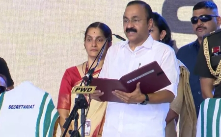 കേരള മുഖ‍്യമന്ത്രിയായി വി.ഡി. സതീശൻ സത‍്യപ്രതിജ്ഞ ചെയ്ത് അധികാരമേറ്റു