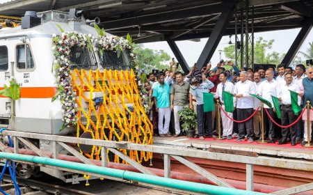 New Bengaluru–Mumbai Express flagged off; Vande Bharat sleeper service soon