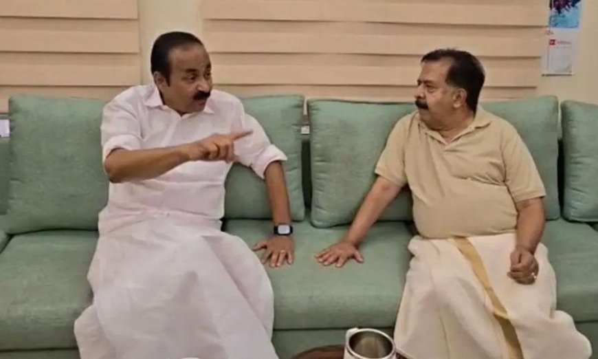 രമേശ്  ചെന്നിത്തലയെ വീട്ടിലെത്തി സന്ദർശിച്ച് വി ഡി സതീശൻ