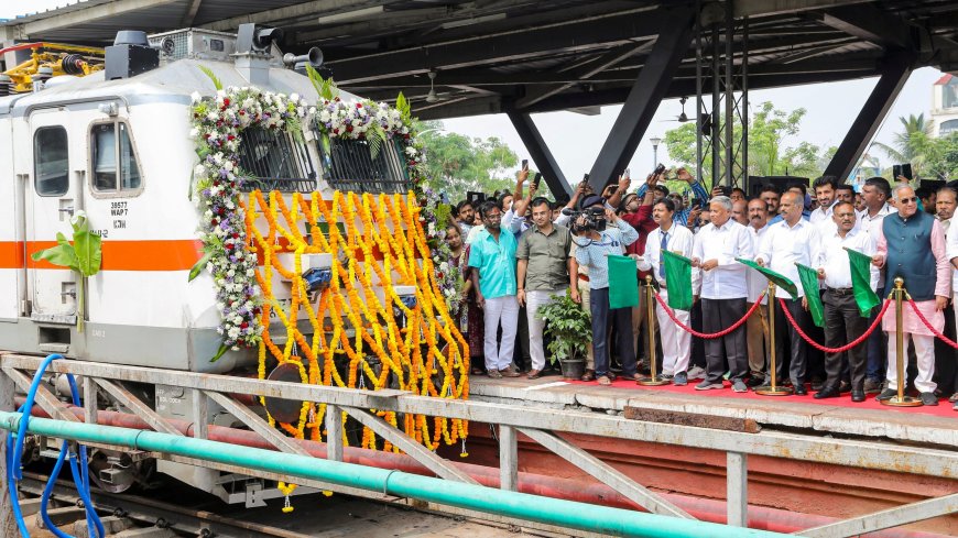 New Bengaluru–Mumbai Express flagged off; Vande Bharat sleeper service soon