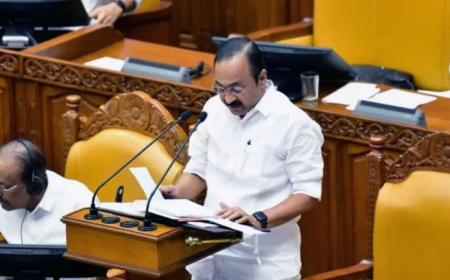 ഉമ്മൻ ചാണ്ടി ഇൻഷുറൻസ്, ഇൻവെസ്റ്റ് കേരളം സെൽ,  സൗജന്യ യാത്ര, റബ്ബറിന് 250! കന്നി ബജറ്റിൽ ജനപ്രിയ പ്രഖ്യാപനങ്ങൾ