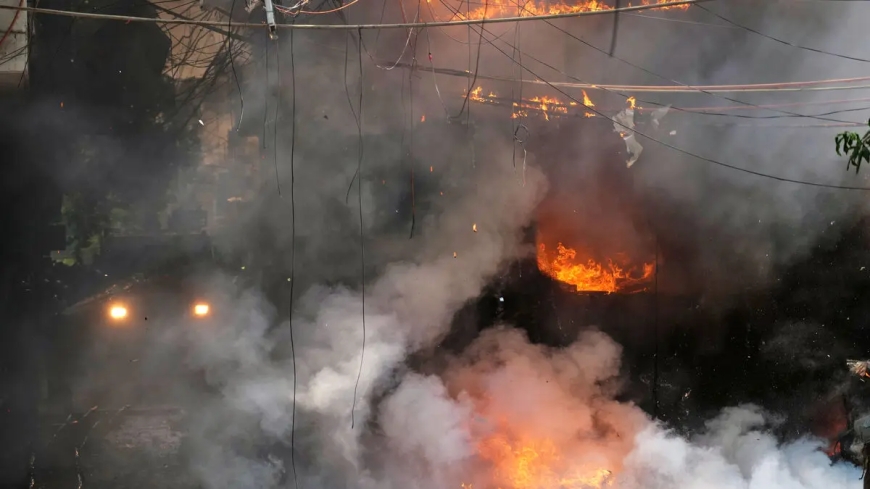Fire sweeps through a New Delhi building, killing at least 21 people