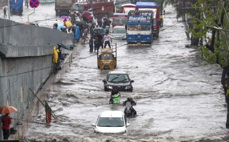 Maharashtra orders early office closure, work-from-home amid red alert