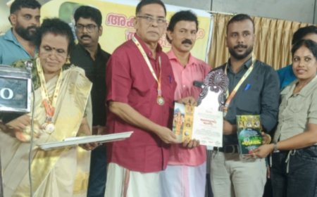 വൈലോപ്പിള്ളി ശ്രീധരമേനോൻ സ്മൃതി സാഹിത്യ ശ്രേഷ്ഠ പുരസ്കാരം  രഞ്ജി ഏറാമല ഏറ്റുവാങ്ങി