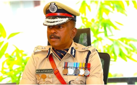 എം ആർ അജിത് കുമാറിന് തിരിച്ചടി; സസ്‌പെൻഷൻ സ്റ്റേ ചെയ്യണമെന്ന ആവശ്യം തള്ളി