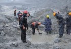 Controlled explosion at Nepali hydropower tunnel as rescuers look for 900 missing workers