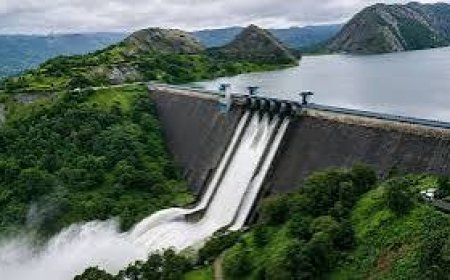 മുല്ലപ്പെരിയാര്‍ അണക്കെട്ടിന്റെ ഷട്ടറുകള്‍ തുറന്നു 