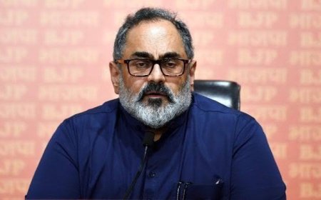 ജോൺ ബ്രിട്ടാസിനെതിരെ ‘ലുങ്കി വാല’  പരാമർശം നടത്തിയവർ വിഡ്ഢികൾ; രാജീവ് ചന്ദ്രശേഖർ