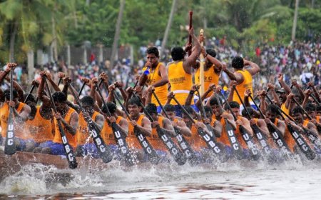 നെഹ്റു ട്രോഫി: കന്നിയങ്കത്തിൽ  കപ്പ് തൂക്കി അരോമ ചുണ്ടൻ