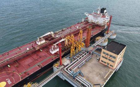 US vows ‘economic D-Day’; Tehran threatens Gulf oil exports