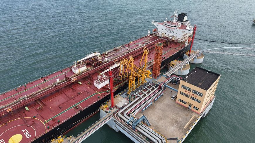 US vows ‘economic D-Day’; Tehran threatens Gulf oil exports
