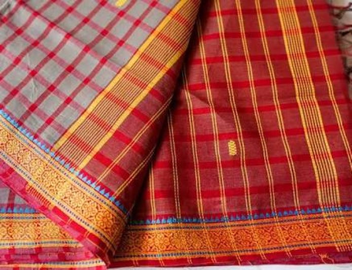 കാസർകോട് സിൽക്ക് സാരി : കാൽ നൂറ്റാണ്ട് കഴിഞ്ഞാലും നിറം മങ്ങാത്ത  തിളക്കം; നൂറ്റാണ്ടുകളുടെ പാരമ്പര്യം