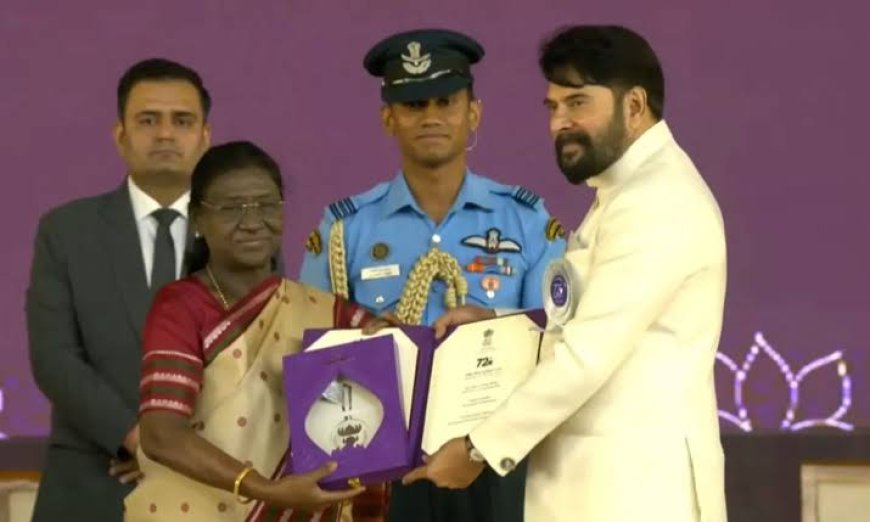 Mammootty gets standing ovation as he receives Best Actor National Award for 4th time