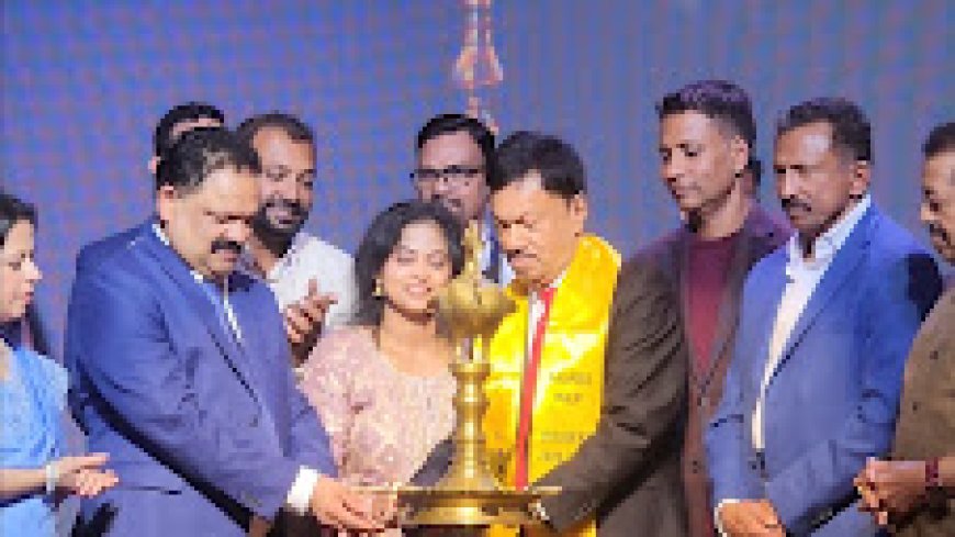 ഫൊക്കാനാ സാരഥികൾ പുത്തൻ ഉണർവിൽ. പ്രവർത്തന പരിപാടികൾക്ക് പ്രൗഢോജ്വല തുടക്കം. പ്രസിഡണ്ട് ഫിലിപ്പോസ് ഫിലിപ്പ്   തിരി തെളിച്ചു