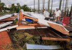 Isaias leaves thousands without power, kills at least 4 people