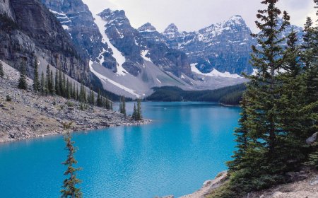 World’s most beautiful summer destination: turquoise lakes and rocky mountain views