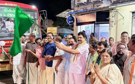 രമ്യ ഹരിദാസ് എത്തിയില്ല, ബിന്ദുകൃ‌ഷ്ണയുടെ ഭർത്താവ് കെഎസ്ആർടിസി ബസ് ഫ്ലാഗ് ഓഫ് ചെയ്തു