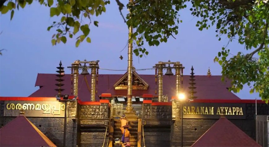 ശബരിമലയിൽ ഭക്തജനപ്രവാഹം; തുലാമാസ പൂജകൾക്ക് നടതുറന്നു